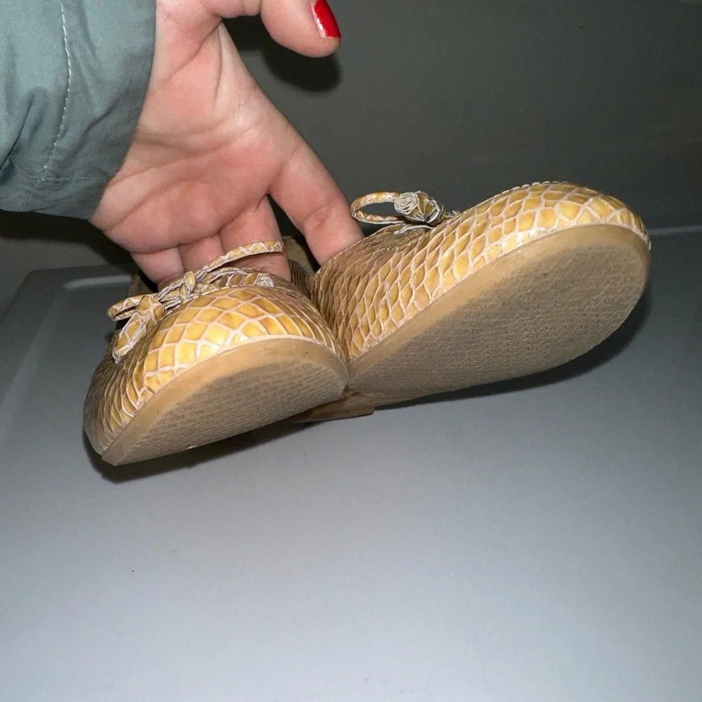 Stuart Weitzman Nude Wedge - Picture 8 of 9